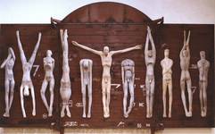 Kreuzigungsgruppe vor Roter Wand © K.Messerschmidt Rote Wand
