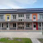 Auf dem Bild sehen Sie die teils abgeschlossenen Baumaßnahmen am Gebäude der KITA 'Zwergenhäuschen'. [(c): Stadt Merseburg]