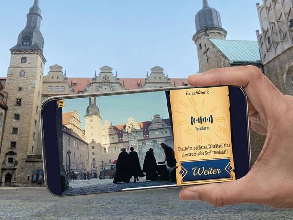 Montage Schlosshof Bach © © 2024 ARD Degeto Film/MDR/BR/ORF/EIKON Media/epo Film/Ricardo Gstrein; © Set-Jetting GmbH