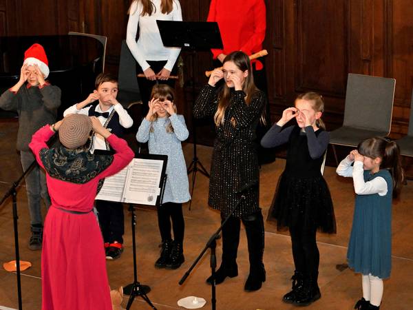 Der Kinderchor beim Weihnachtskonzert 2023 © Dr. Wolfgang Kubak